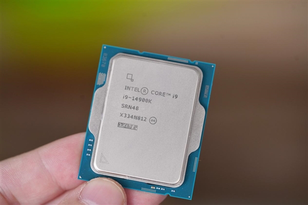 再创Intel天花板！酷睿i9-14900K/i7-14700K图赏