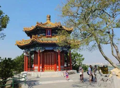景山公园景点介绍北京景山公园山上有什么寺